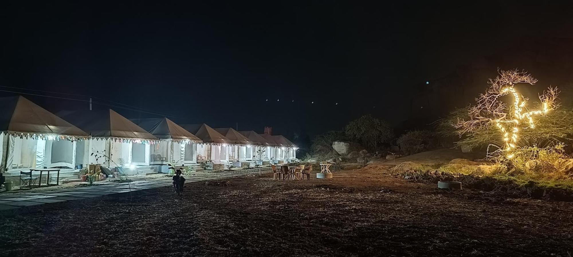 Murali Guesthouse ฮัมปี ภายนอก รูปภาพ