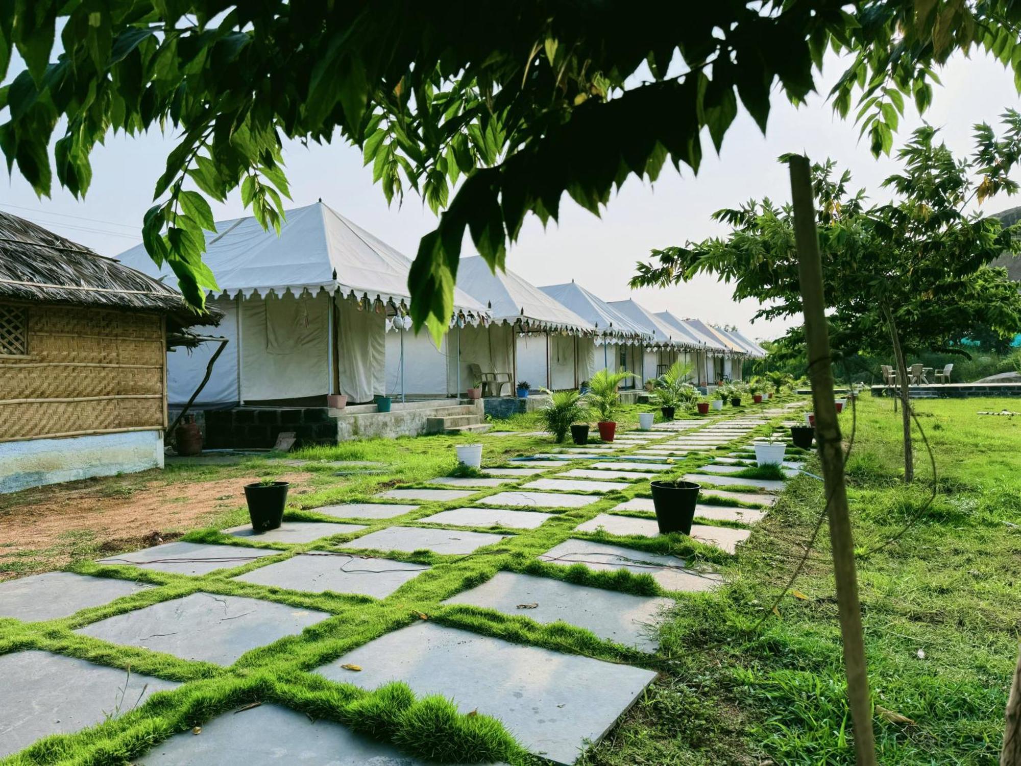 Murali Guesthouse ฮัมปี ภายนอก รูปภาพ